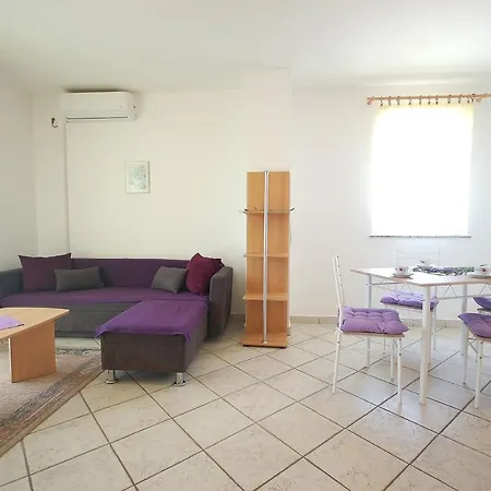Novak By El-pi Tours Apartment